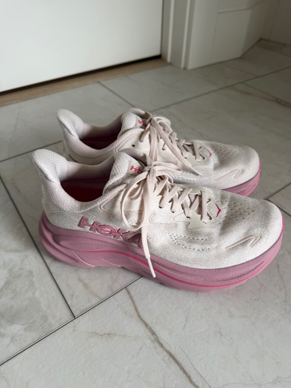 Hoka Clifton 10